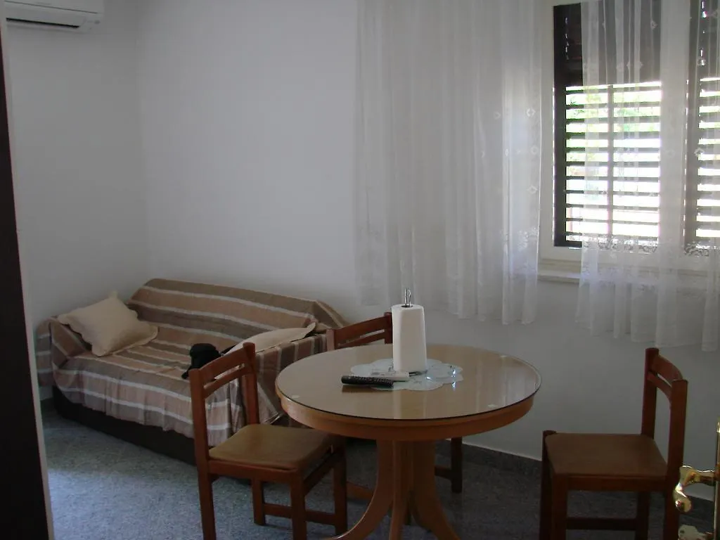 Apartment Matija トロギール クロアチア