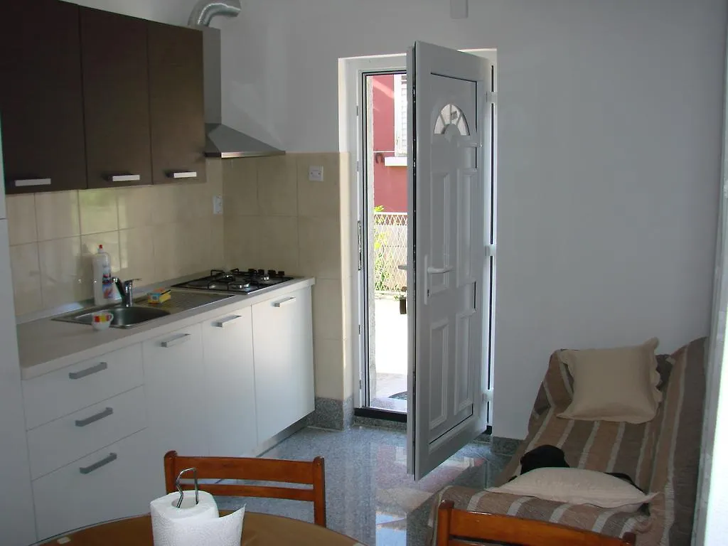 Apartment Matija トロギール