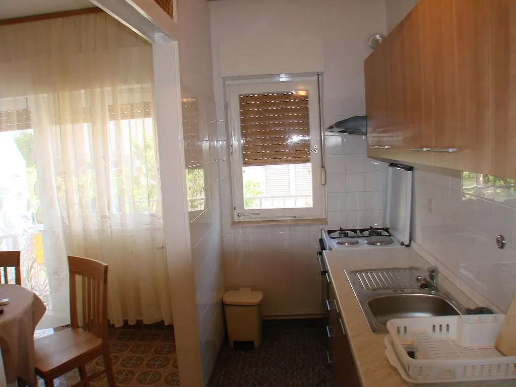 Apartment Matija トロギール